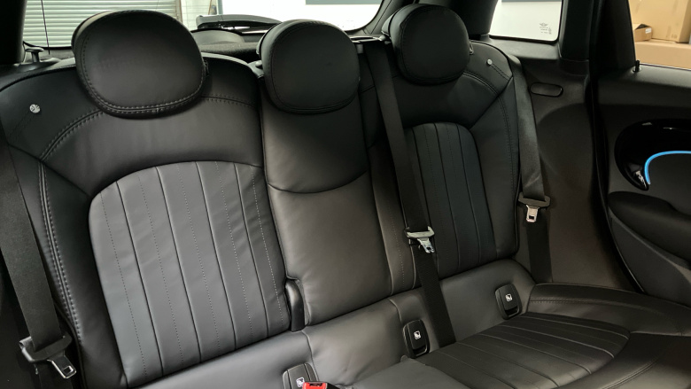 MINI Hatchback 1.5 Cooper Exclusive Premium Plus 5dr Auto Petrol Hatchback